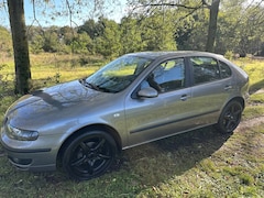 SEAT Leon - 1.6-16V Stella apk t/m 04-12-2027