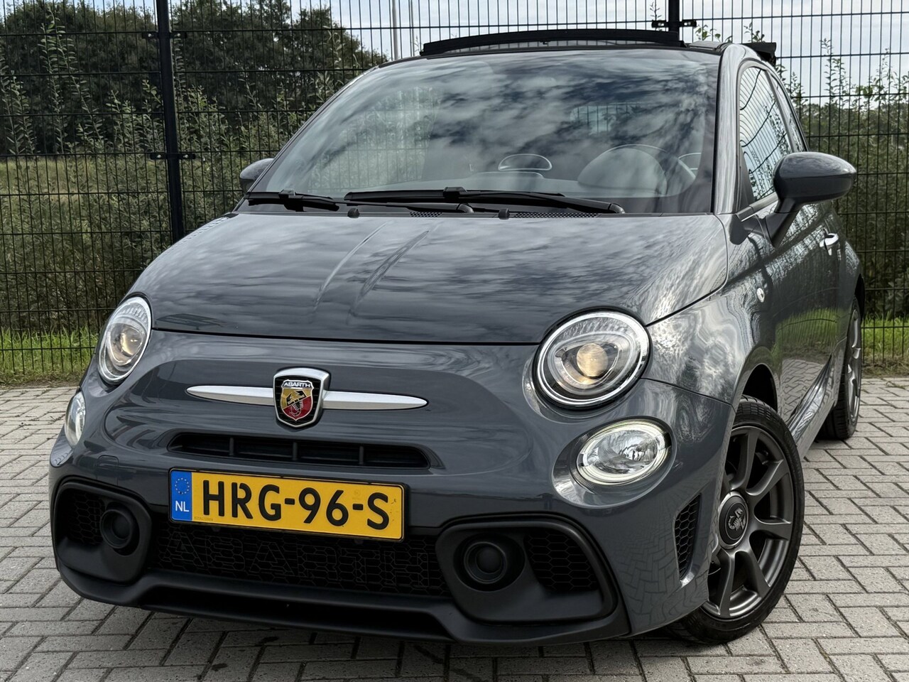 Fiat 500 C - 1.4 T-Jet Abarth 595 | Carplay | PDC | Bluetooth | - AutoWereld.nl