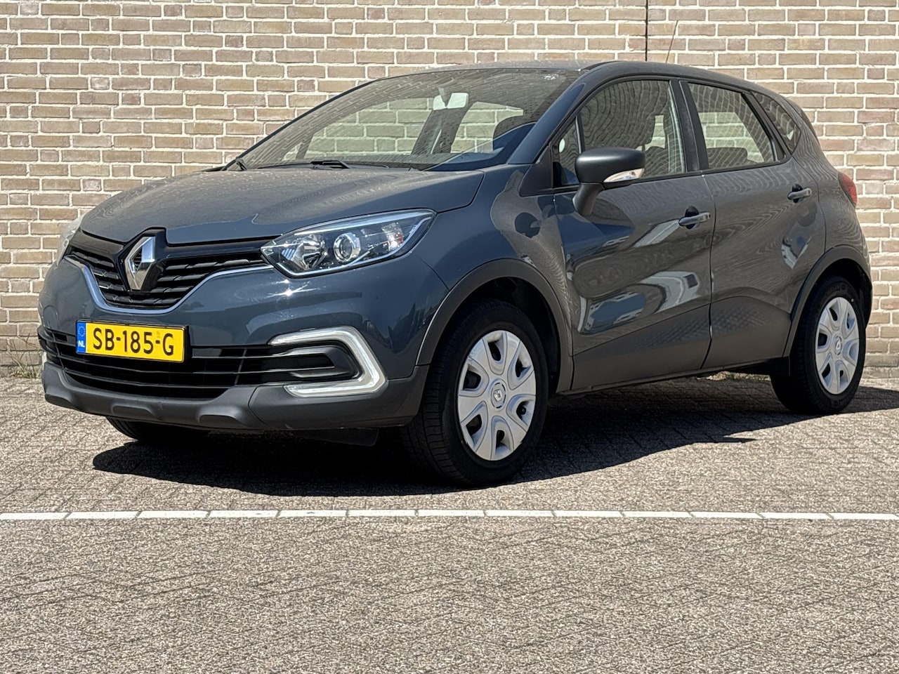 Renault Captur - 0.9 TCe Life | € 6.400,- NETTO!| Cruise | Airco | APK 03-2027! | - AutoWereld.nl