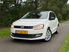 Volkswagen Polo - 1.2-12V Comfortline | Pano + Stoelverwarming Nu € 4.975,