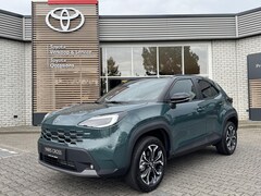 Toyota Yaris Cross - HYBRID 130 FIRST EDITION NIEUW MODEL 2026 DIRECT LEVERBAAR STOEL/STUURVER LED 17'' LM-VELG