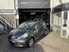 Toyota Aygo - 1.0-12V/3 Deurs/Nap/1 Jaar APK/Rijdt en Schakelt Goed