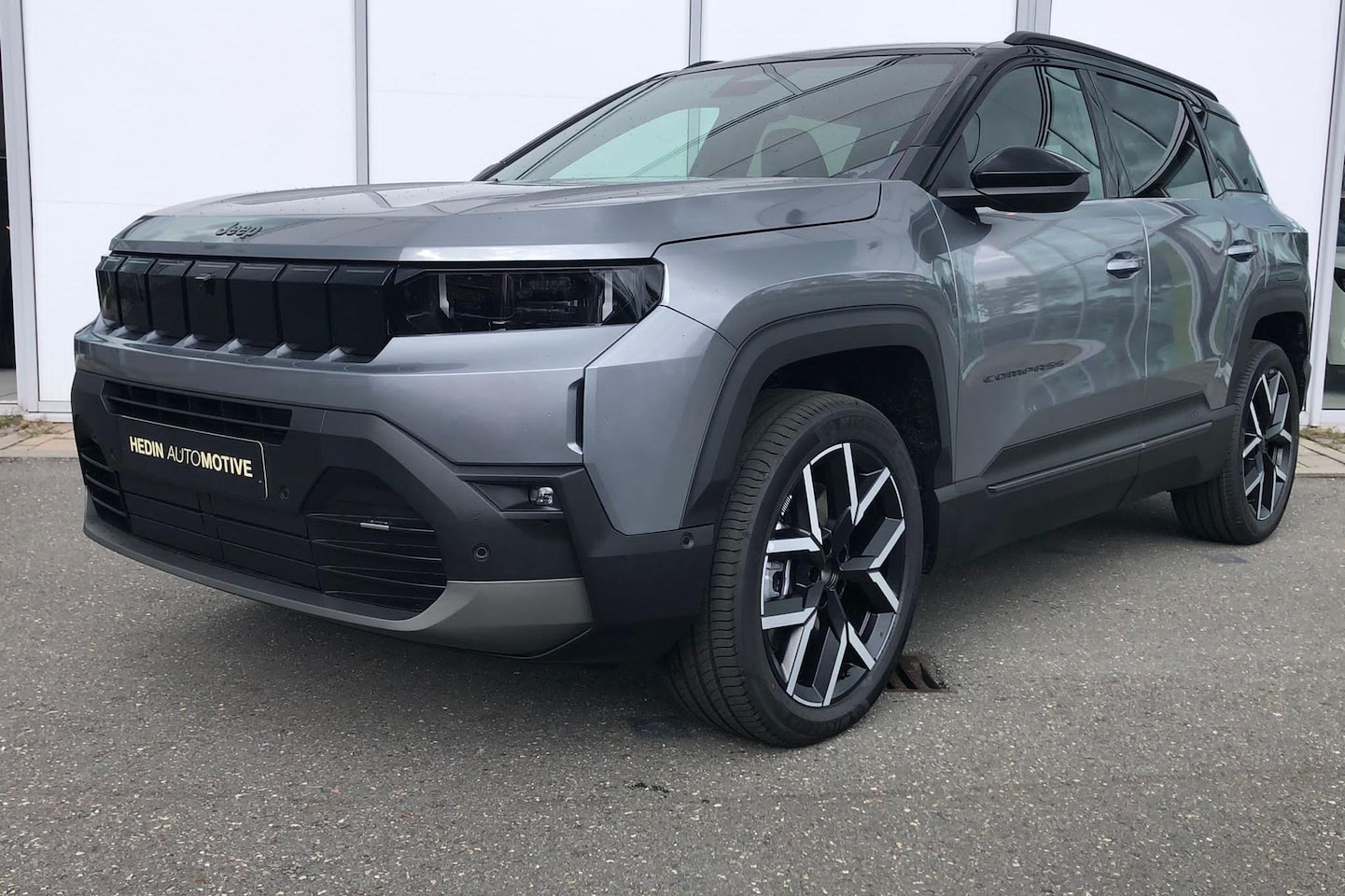 Jeep Compass - 1.6 e-Hybrid Plug-In First Edition | Schuif/Kanteldak | Navigatie | 20"LMV | Stoelen verwa - AutoWereld.nl