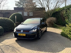 Volkswagen Golf - 2.0 TSI GTI