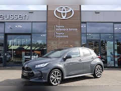 Toyota Yaris - 1.5 Hybrid 115 DYNAMIC NIEUW DIRECT LEVERBAAR STOEL/STUURVERW PARK-SENSOREN BLIND SPOT NAV