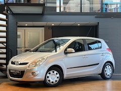 Hyundai i20 - 1.4i DynamicVersion 1e eigenaar Dealer Ond Parkeer Sensoren