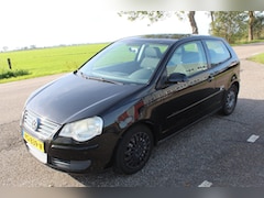Volkswagen Polo - 1.4-16V Trendline // APK 04/2027 //