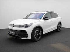 Volkswagen Tiguan - 1.5 eHybrid R-Line Edition 272 PK| SoH 100% | Panoramadak | Trekhaak | Lederen Stoelen Met
