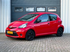Toyota Aygo - 1.0 VVT-i Comfort 5-deurs 2e EIG / AIRCO / NAP