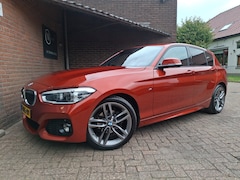 BMW 1-serie - 118i Edition M Sport Shadow Line Apple Carplay / Harman & Kardon / Stoelverwarming / Parke