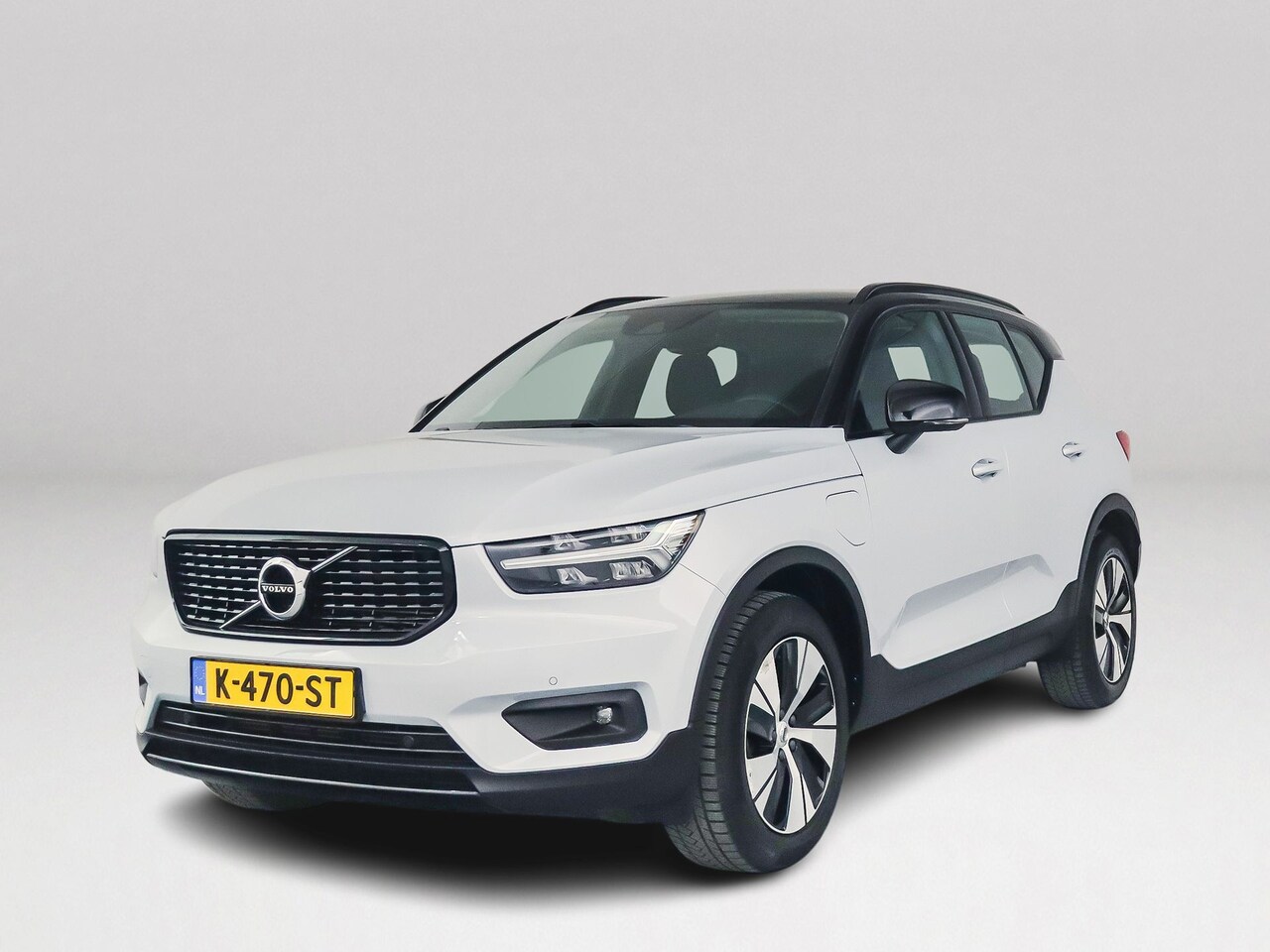 Volvo XC40 - T4 Recharge R-Design Expression | Parkeercamera | Harman Kardon | Cruise control | Trekhaa - AutoWereld.nl