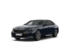 BMW 5-serie - Sedan 530e M Sport Pro Edition | M Sportpakket Pro | Innovation Pack | Travel Pack | Comfo