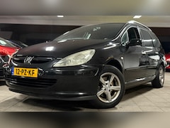 Peugeot 307 SW - 1.6 16V Navtech|NAP|NweAPK|6Persoons|Panoramadak|CruiseCntrl|Airco|Trekhaak|Elekramen|