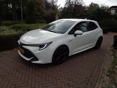 Toyota Corolla - 1.8 Hybrid Edition bij specialist rijklaarprijs