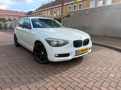 BMW 1-serie - 116i Business+ * CarPlay * Leuke auto