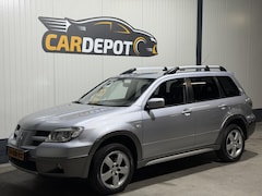 Mitsubishi Outlander - 2.4 Intense 4WD Technisch Super Trekhaak