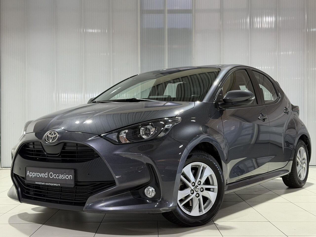 Toyota Yaris - 1.5 Hybrid 115 Business Stoel/stuurwielverwarming , Parkeersensoren voor en achter , Camer - AutoWereld.nl