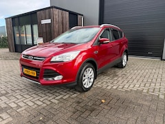 Ford Kuga - 1.5 Titanium 150PK|WINTERPAKKET|TREKHAAK|CRUISE CONTROL|NAVIGATIE|DISTRI V.V.|DEALER ONDER