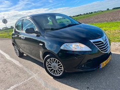 Lancia Y(psilon) - Ypsilon 0.9 TwinAir Silver / 112.000 nap 2013