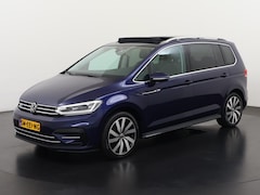 Volkswagen Touran - 1.5 TSI Highline R-Line Ext. DSG | Panoramadak | Leder | Trekhaak | Zondag Open