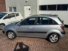 Kia Rio - 1.6 CVVT X-ecutive