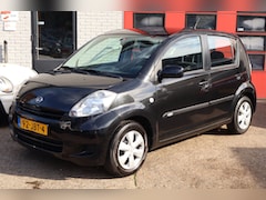 Daihatsu Sirion 2 - 1.0-12V , AIRCO, CRUISE CONTR , DEALER AUTO