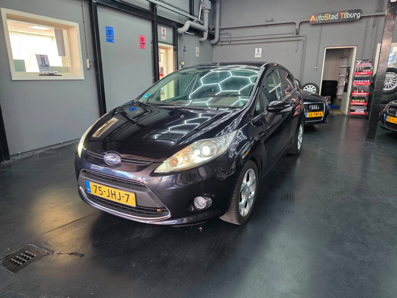 Ford Fiesta - 1.4 Titanium Automaat!!! NAP!!! Lage km !! - AutoWereld.nl
