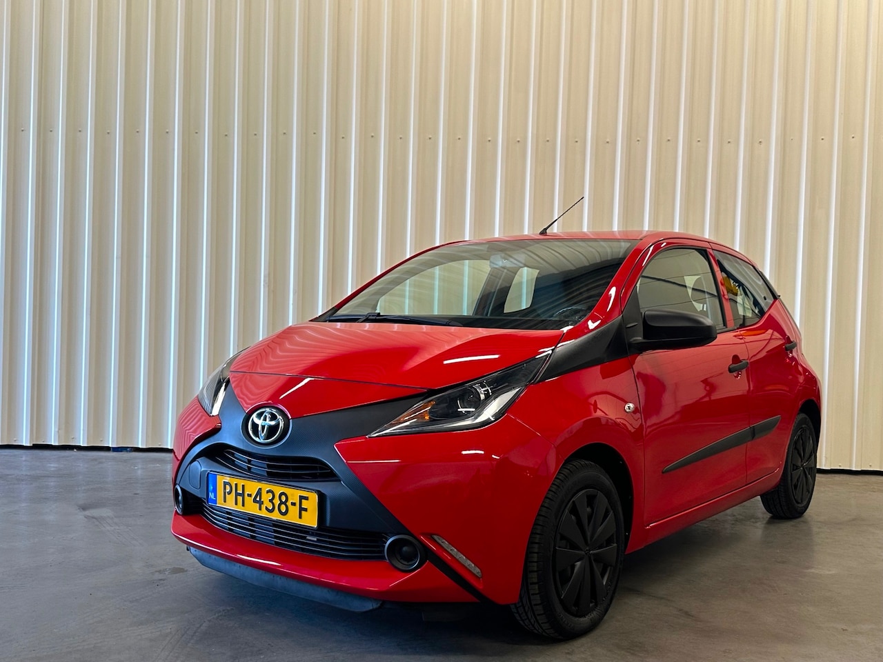 Toyota Aygo - 1.0 VVT-i x-fun Airco Afn Trekhaak - AutoWereld.nl