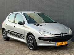 Peugeot 206 - 1.4 XR 5deurs APK CARPLAY TREKHAAK