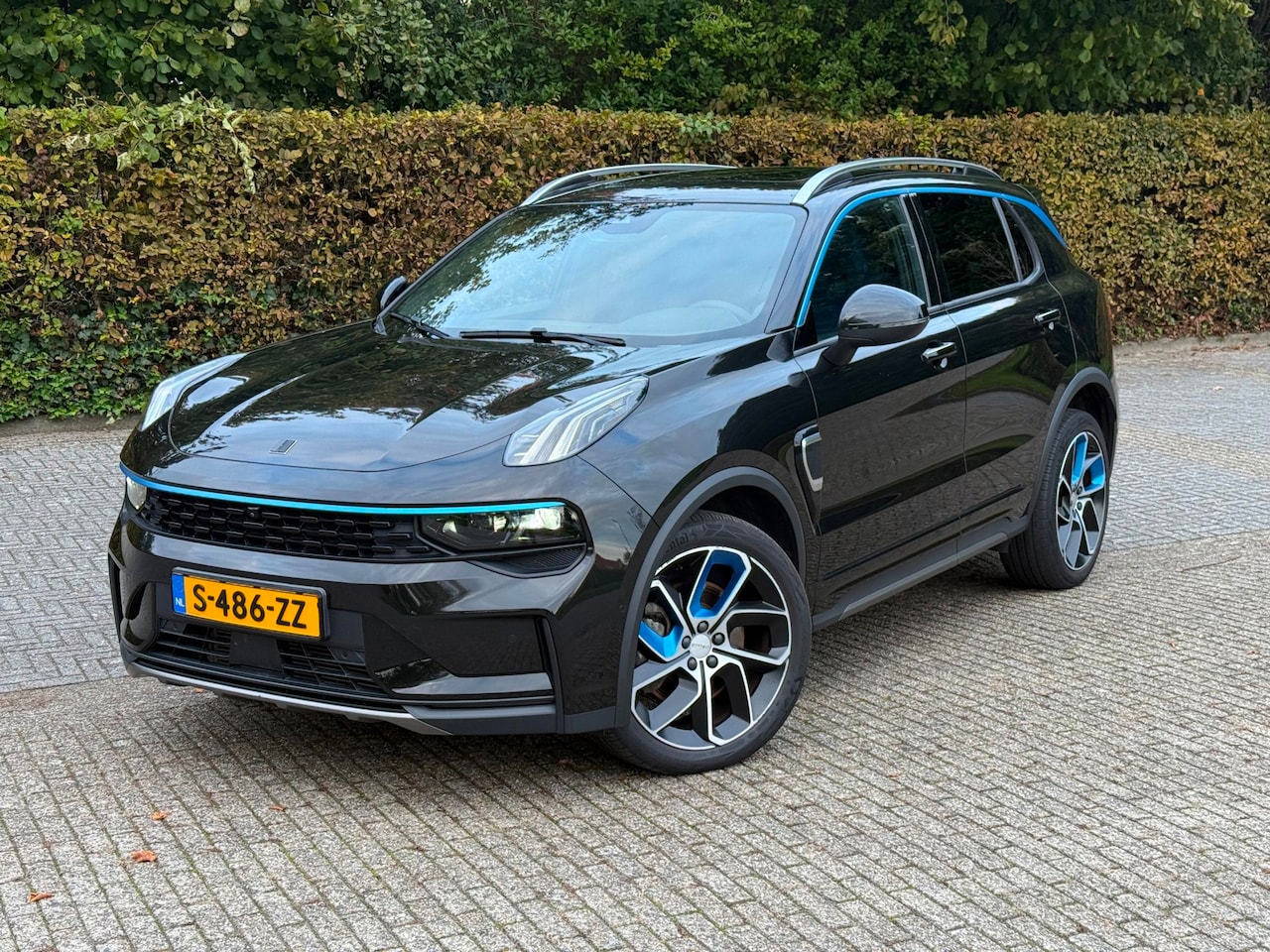 Lynk & Co 01 - 1.5 | 2023 | Zwarte hemel | Panoramadak | 360° Camera | 20 inch - AutoWereld.nl