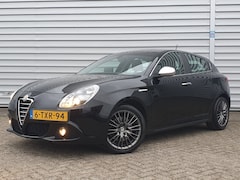 Alfa Romeo Giulietta - 1.4 T Dist. Clima/Navi/Leder/Automaat