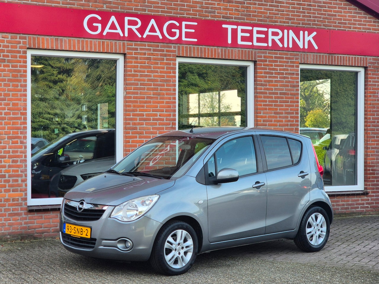 Opel Agila - 1.0 Edition Style 68PK 5drs airco, lmv, elektr.ramen, radio/cd - AutoWereld.nl
