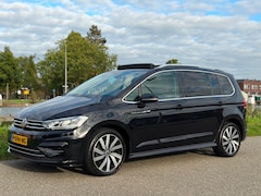 Volkswagen Touran - 1.5 TSI R-LINE 7p PANO VIRTUEL BTW 1EIG DEALER ONDERHOUDEN