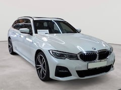 BMW 3-serie Touring - 330e M Pakket Leder Pano 19 Inch ACC