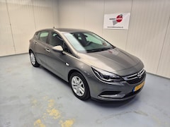 Opel Astra - 1.4 T Online Edition Navi Airco Cruise Control Alu Velgen Trekhaak