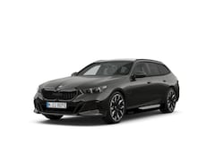 BMW 5-serie Touring - 530e M Sport Edition | M Sportpakket Pro | Innovation Pack | Travel Pack | Comfort Pack