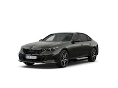 BMW 5-serie - Sedan 550e xDrive M Sport Pro Edition | M Sportpakket Pro | Innovation Pack | Travel Pack