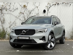 Volvo XC40 - 2.0 B4 Plus Dark | Trekhaak | Panoramadak | Lichtmetalen Velgen 20 inch | Harman Kardon Au