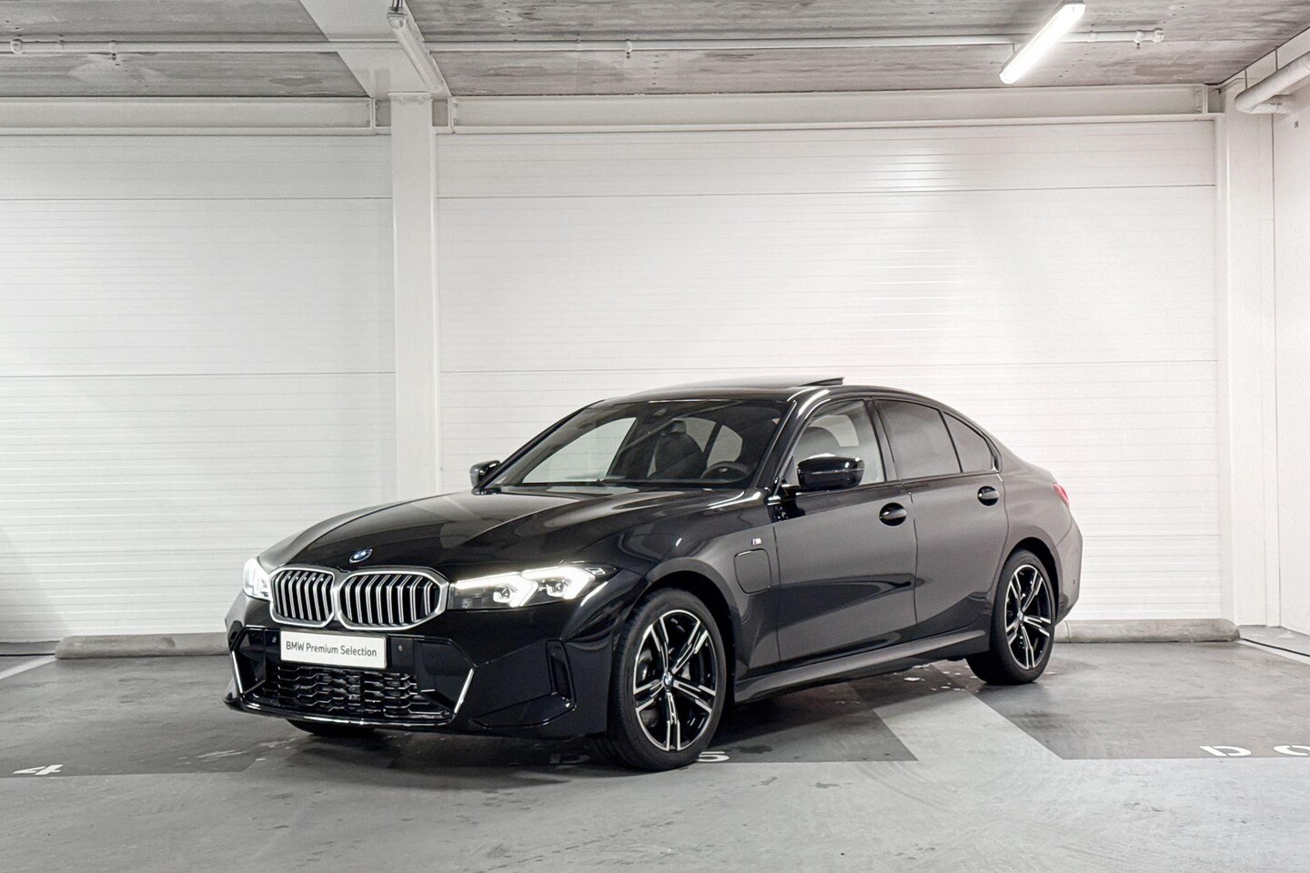 BMW 3-serie - Sedan 330e M Sport | Schuifdak - AutoWereld.nl