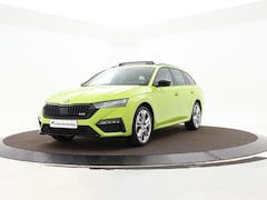 Skoda Octavia - 1.4 TSI 245pk DSG RS iV PHEV · Panoramadak · Camera · Elek. Voorstoelen · Head-Up · Stoel