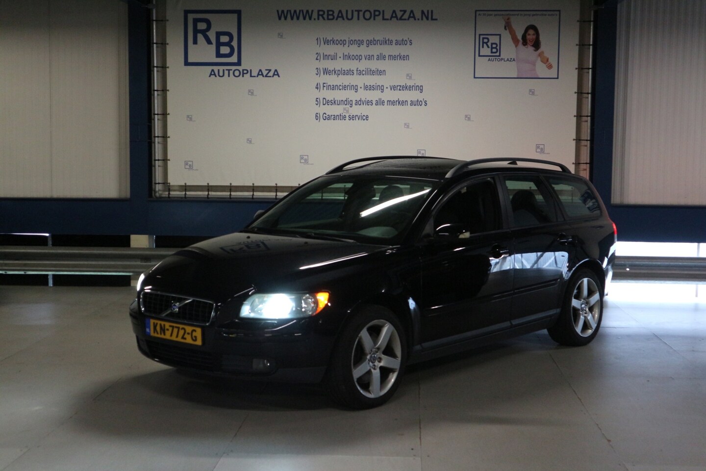 Volvo V50 - 2.5 T5 AWD Summum / Schuifdak / APK 8 2027 ! ! ! - AutoWereld.nl