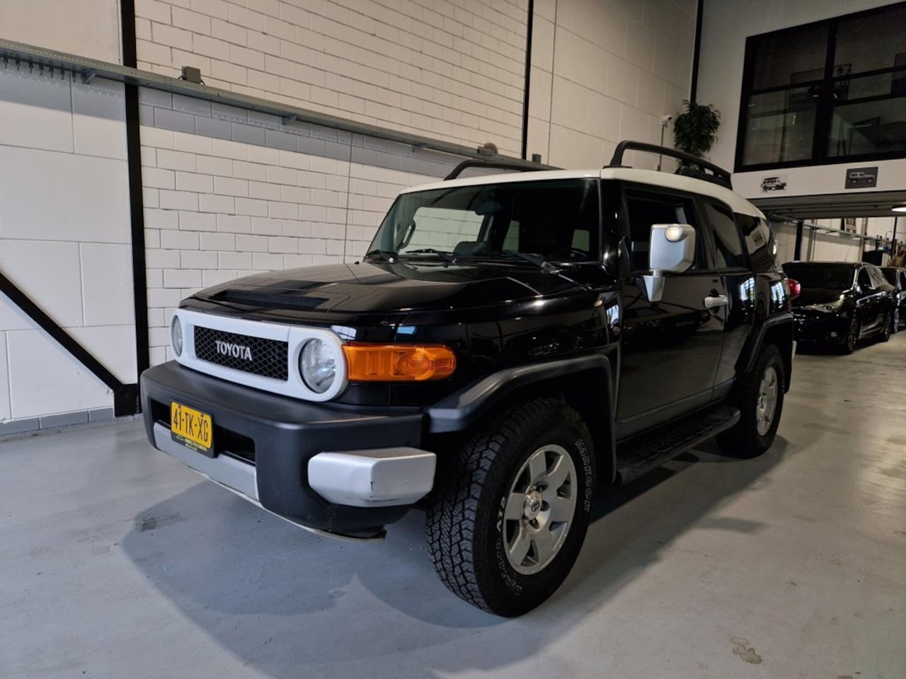 Toyota FJ Cruiser - 4.0 VVT-I Benzine 4X4 - AutoWereld.nl