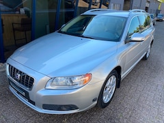 Volvo V70 - 2.5FT Summum Automaat LEER / XENON / TREKHAAK