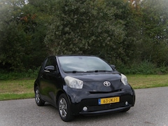 Toyota iQ - 1.0 VVTi Aspiration . 3 Deurs . AUTOMAAT . Airco . LMV . enz