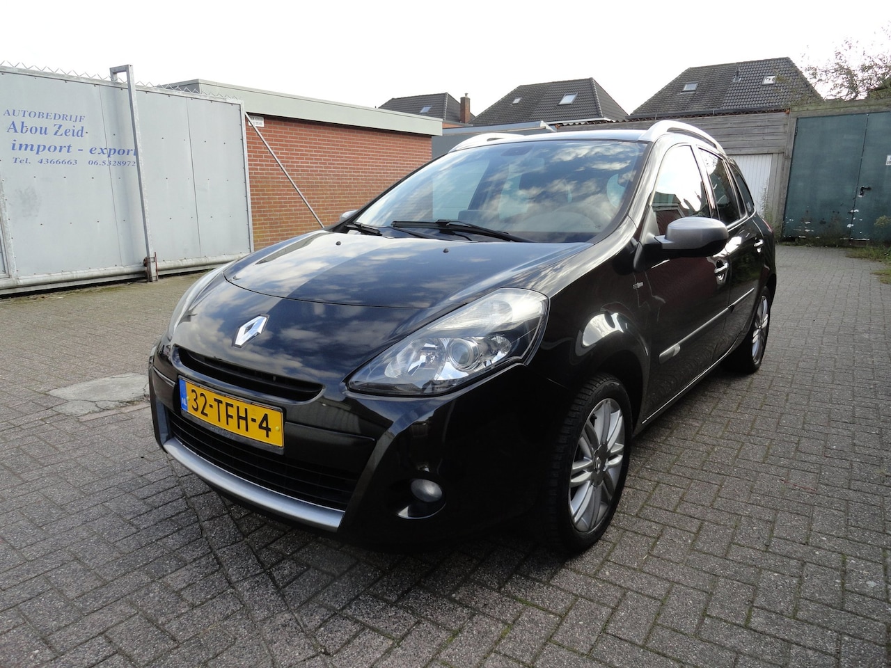 Renault Clio Estate - 1.2 TCE Night & Day (KM 184237 NAP NAVI CLIMA) - AutoWereld.nl
