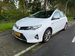 Toyota Auris - 1.8 Hybrid Executive pano , automaat