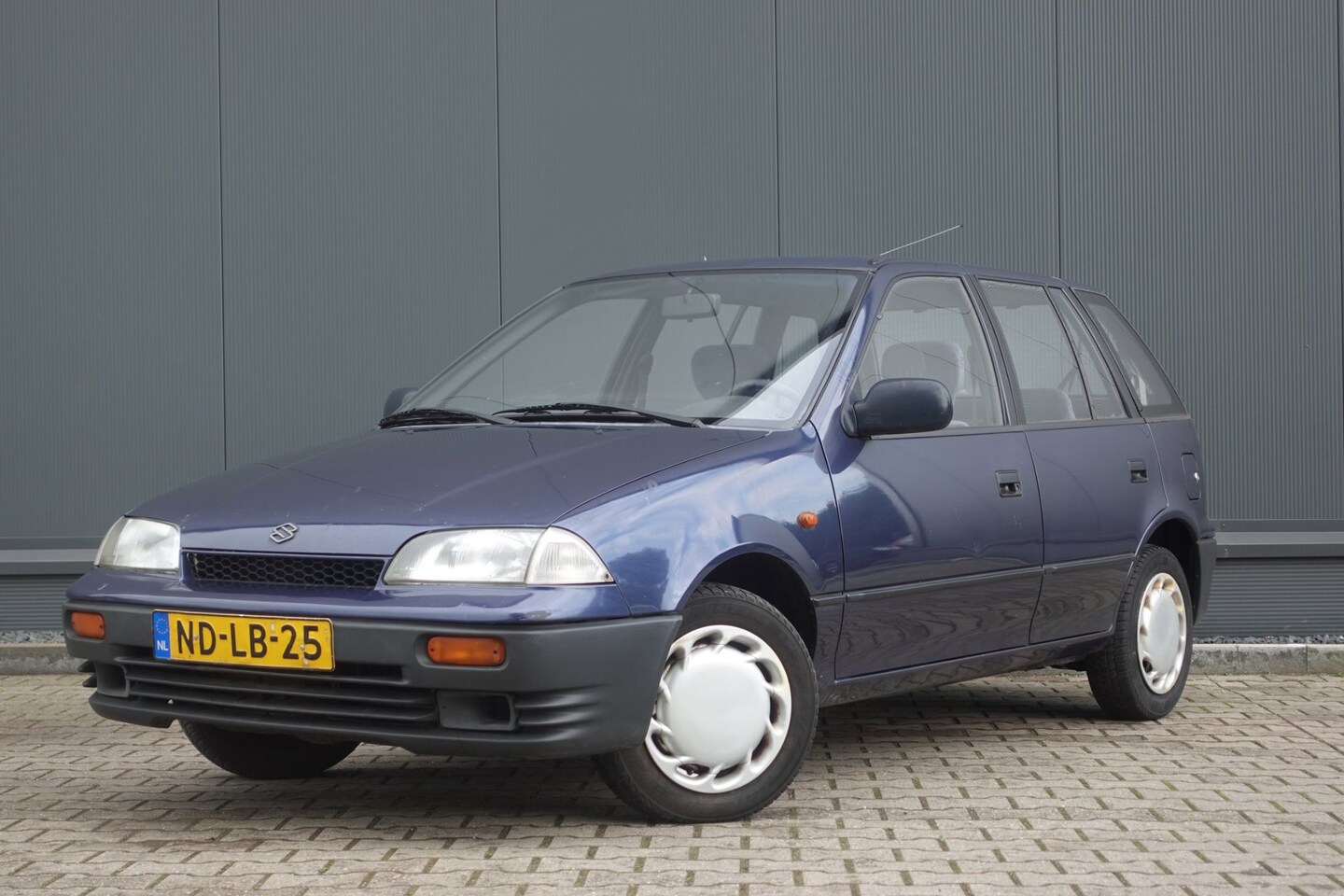 Suzuki Swift - 1.3 GX AUTOMAAT / APK 03-2028 - AutoWereld.nl