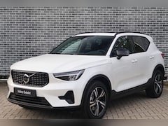 Volvo XC40 - 2.0 B4 Plus Dark | Trekhaak | Panoramadak | Harman Kardon Audio | Achteruitrijcamera | Par