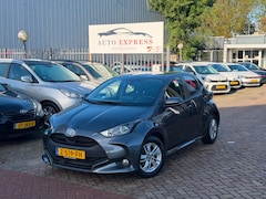 Toyota Yaris - 1.5 VVT-i Active/Airco/Navi/Cruise/1E Eigenaar/Nap/Nieuw Apk/2 sleutels aanwezig/Dealer On