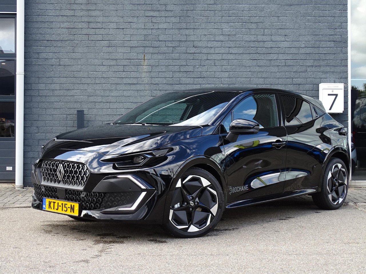 Renault Clio - 1.8 Hybrid 160 techno ACHTERSPOILER / PACK WINTER, SAFETY & PARKING / METALLIC LAK - AutoWereld.nl